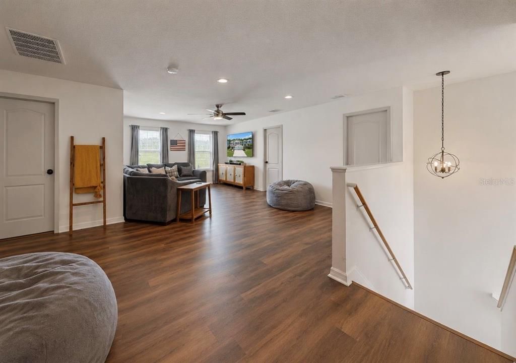 For Sale: $650,000 (5 beds, 4 baths, 3915 Square Feet)
