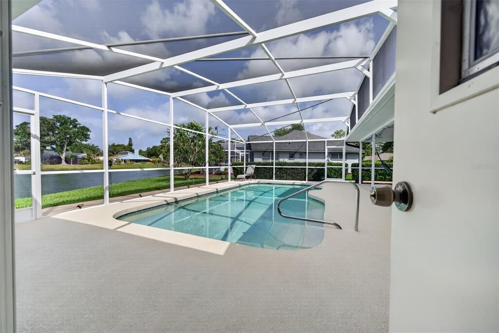 For Sale: $500,000 (3 beds, 2 baths, 2043 Square Feet)