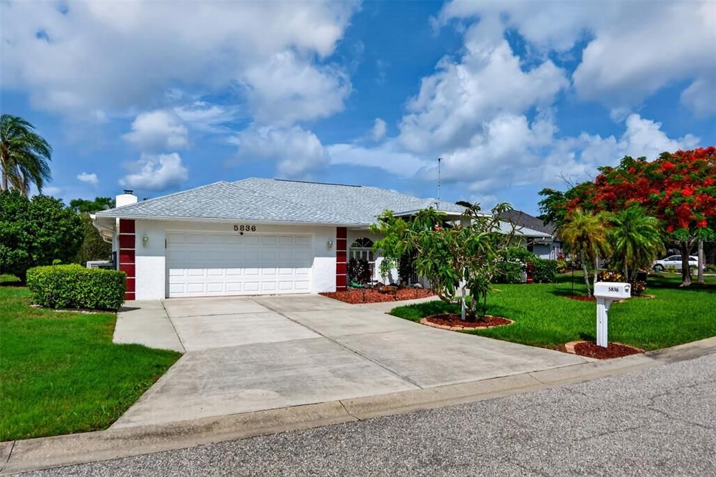 For Sale: $500,000 (3 beds, 2 baths, 2043 Square Feet)
