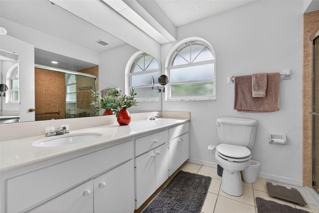 For Sale: $500,000 (3 beds, 2 baths, 2043 Square Feet)