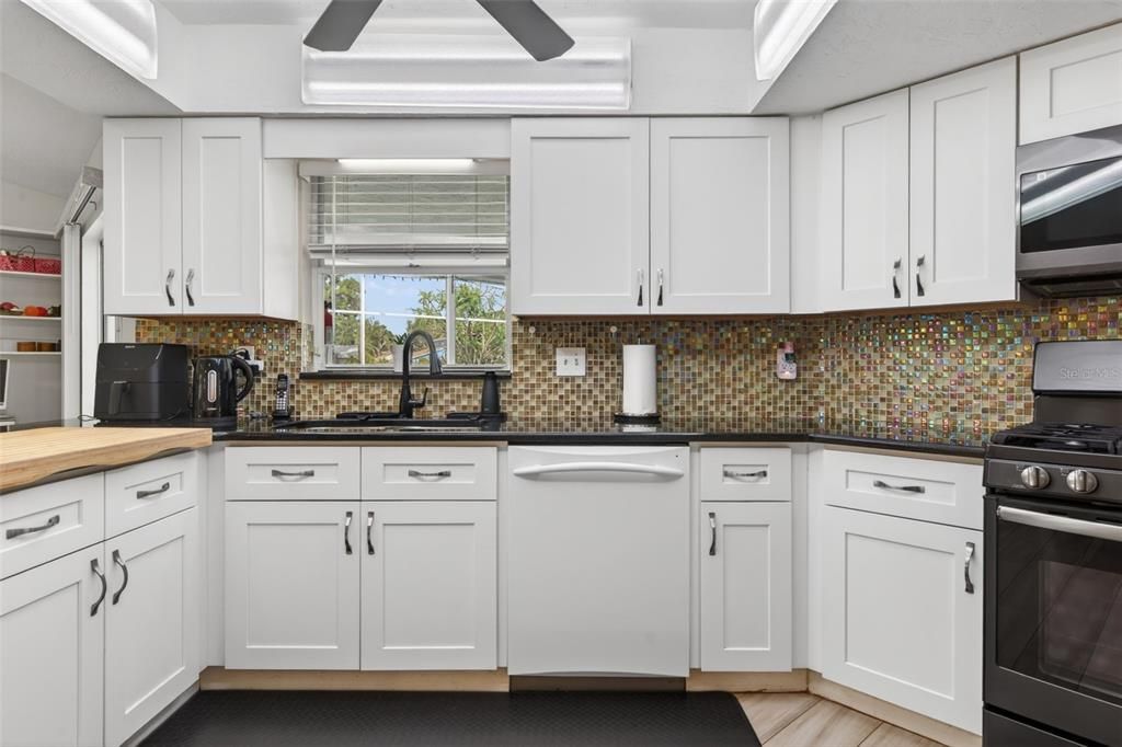 For Sale: $500,000 (3 beds, 2 baths, 2043 Square Feet)