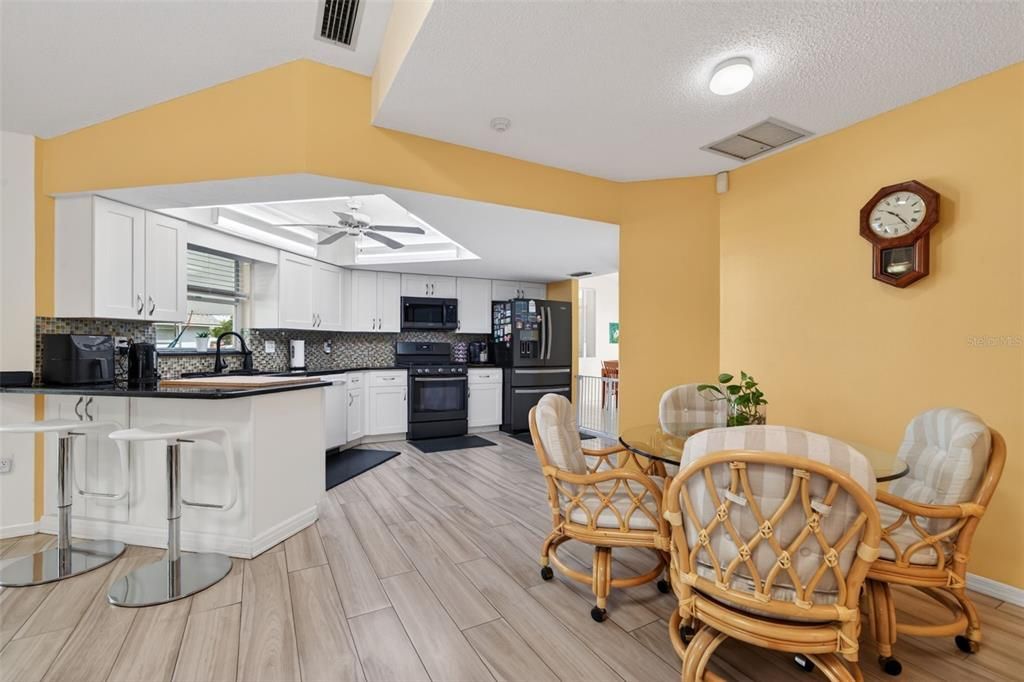 For Sale: $500,000 (3 beds, 2 baths, 2043 Square Feet)