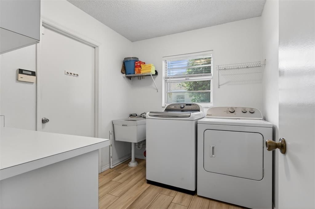 For Sale: $500,000 (3 beds, 2 baths, 2043 Square Feet)
