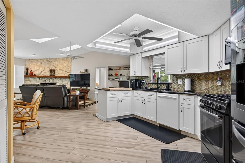 For Sale: $500,000 (3 beds, 2 baths, 2043 Square Feet)