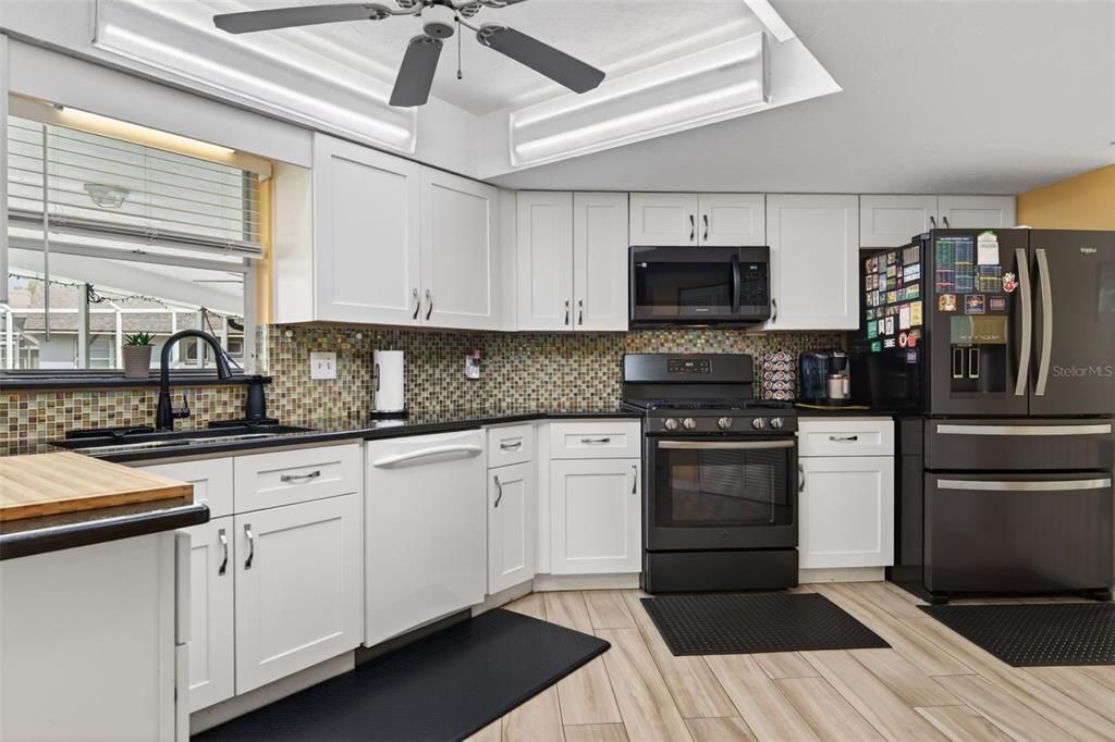 For Sale: $500,000 (3 beds, 2 baths, 2043 Square Feet)