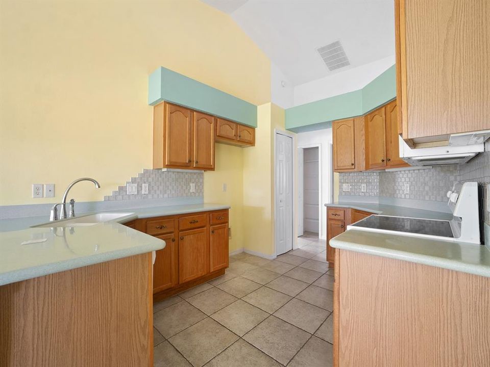 En Venta: $305,000 (3 camas, 2 baños, 1818 Pies cuadrados)