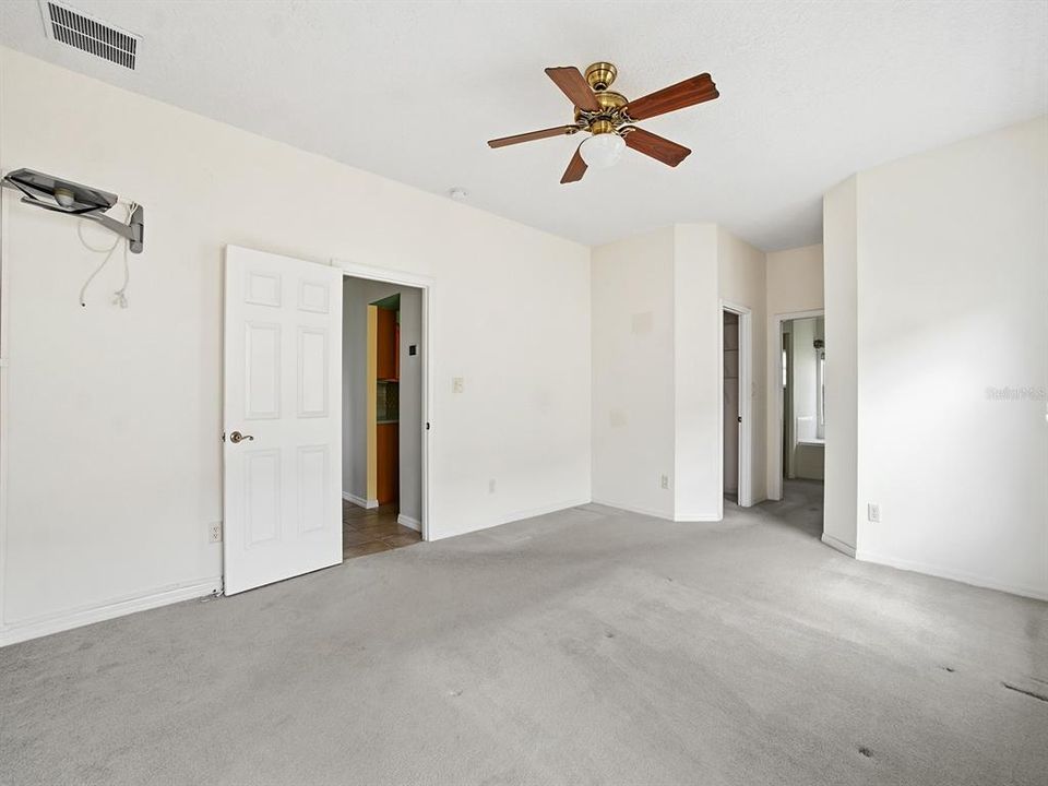 En Venta: $305,000 (3 camas, 2 baños, 1818 Pies cuadrados)