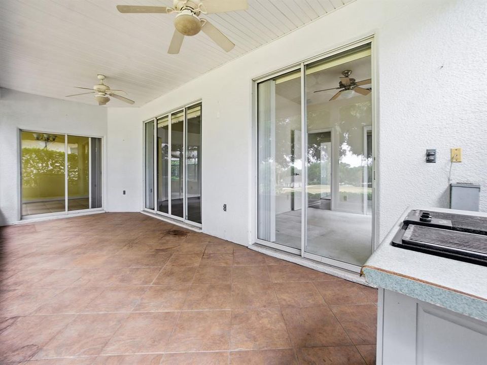 En Venta: $305,000 (3 camas, 2 baños, 1818 Pies cuadrados)