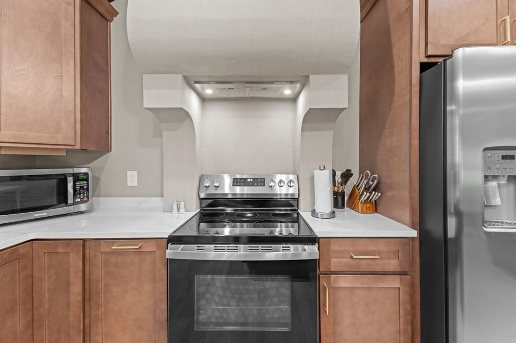 For Sale: $385,000 (3 beds, 3 baths, 1873 Square Feet)