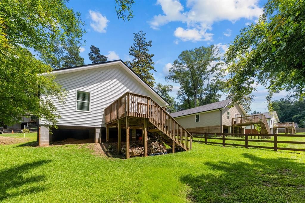 For Sale: $385,000 (3 beds, 3 baths, 1873 Square Feet)