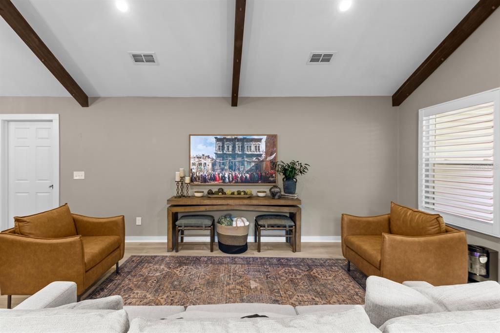 For Sale: $385,000 (3 beds, 3 baths, 1873 Square Feet)