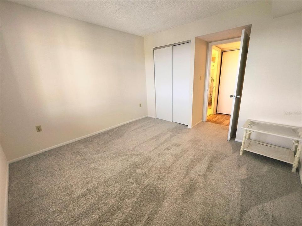 For Sale: $88,000 (2 beds, 1 baths, 1040 Square Feet)