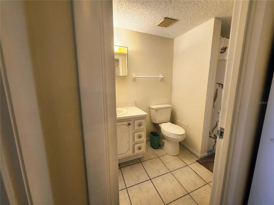 For Sale: $88,000 (2 beds, 1 baths, 1040 Square Feet)