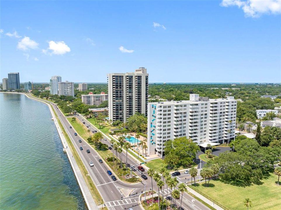 For Rent: $2,350 (2 beds, 2 baths, 1104 Square Feet)