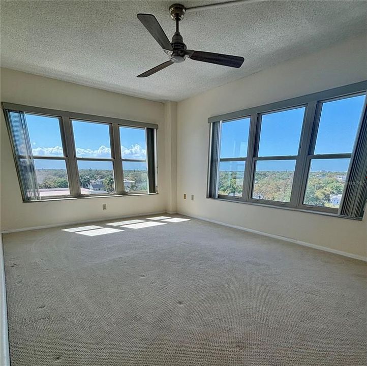 For Rent: $2,350 (2 beds, 2 baths, 1104 Square Feet)