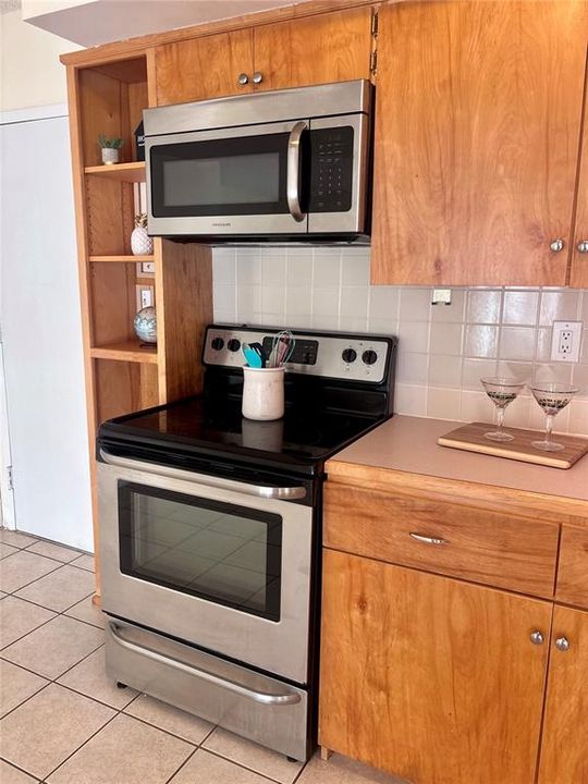 For Rent: $2,350 (2 beds, 2 baths, 1104 Square Feet)