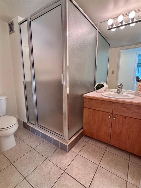 For Rent: $2,350 (2 beds, 2 baths, 1104 Square Feet)