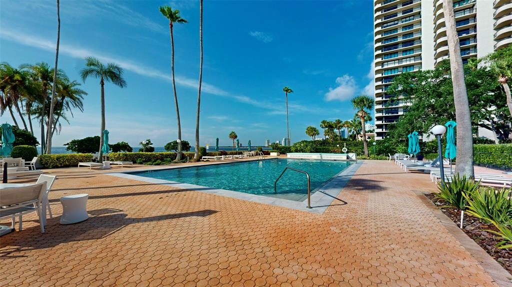 For Rent: $2,350 (2 beds, 2 baths, 1104 Square Feet)