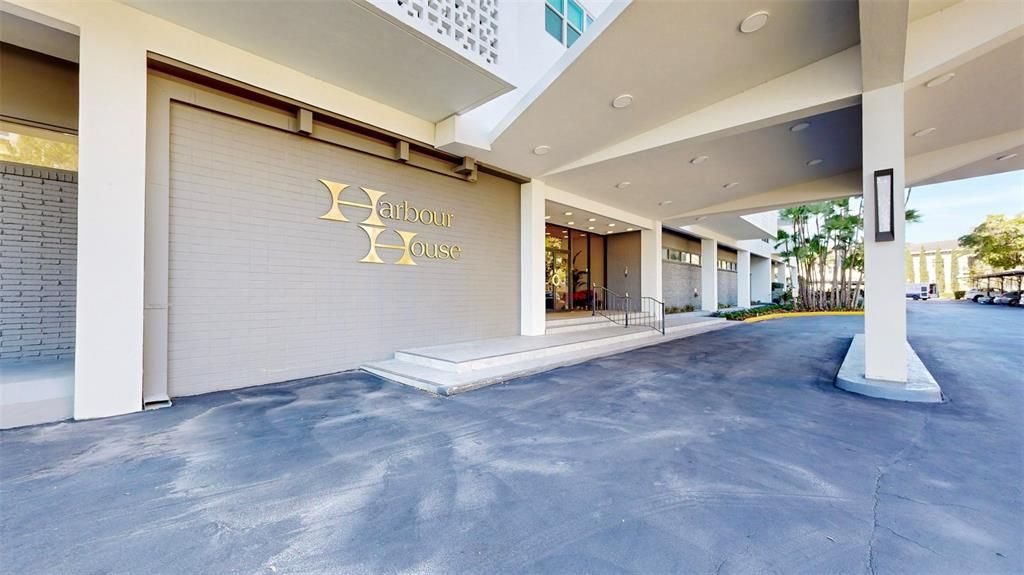 For Rent: $2,350 (2 beds, 2 baths, 1104 Square Feet)