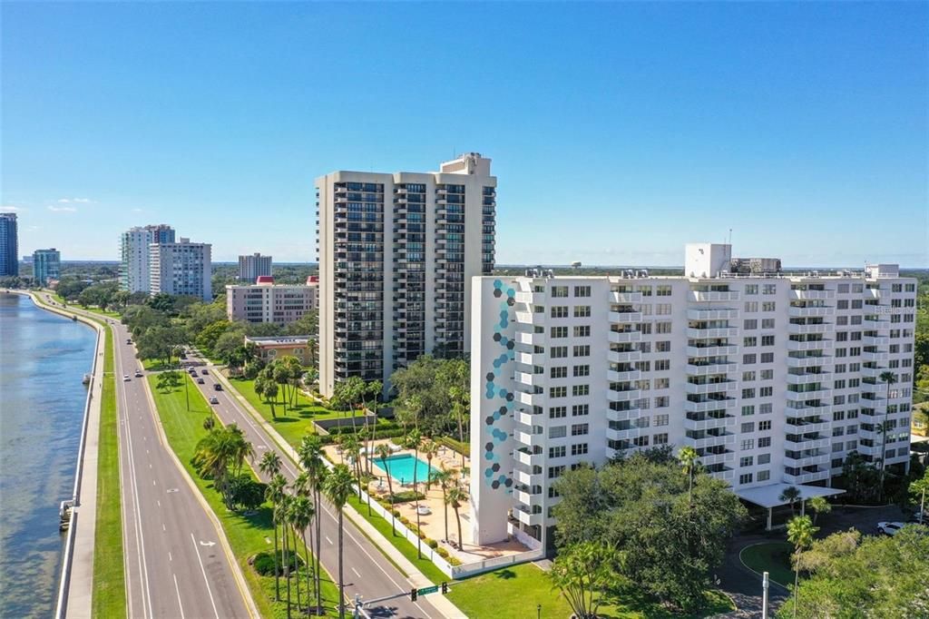 For Rent: $2,350 (2 beds, 2 baths, 1104 Square Feet)