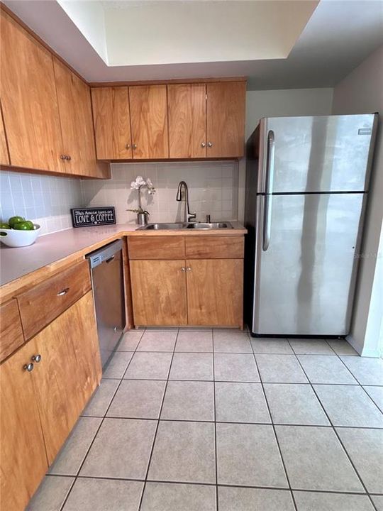 For Rent: $2,350 (2 beds, 2 baths, 1104 Square Feet)