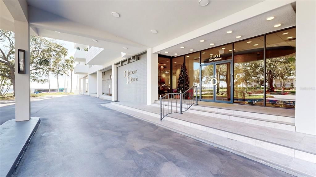 For Rent: $2,350 (2 beds, 2 baths, 1104 Square Feet)