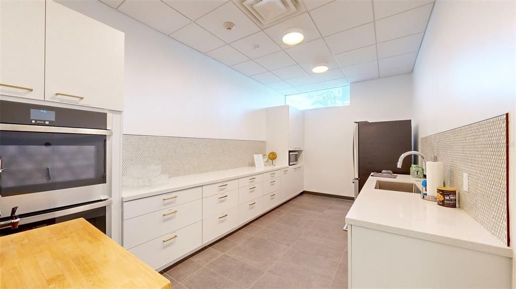 For Rent: $2,350 (2 beds, 2 baths, 1104 Square Feet)