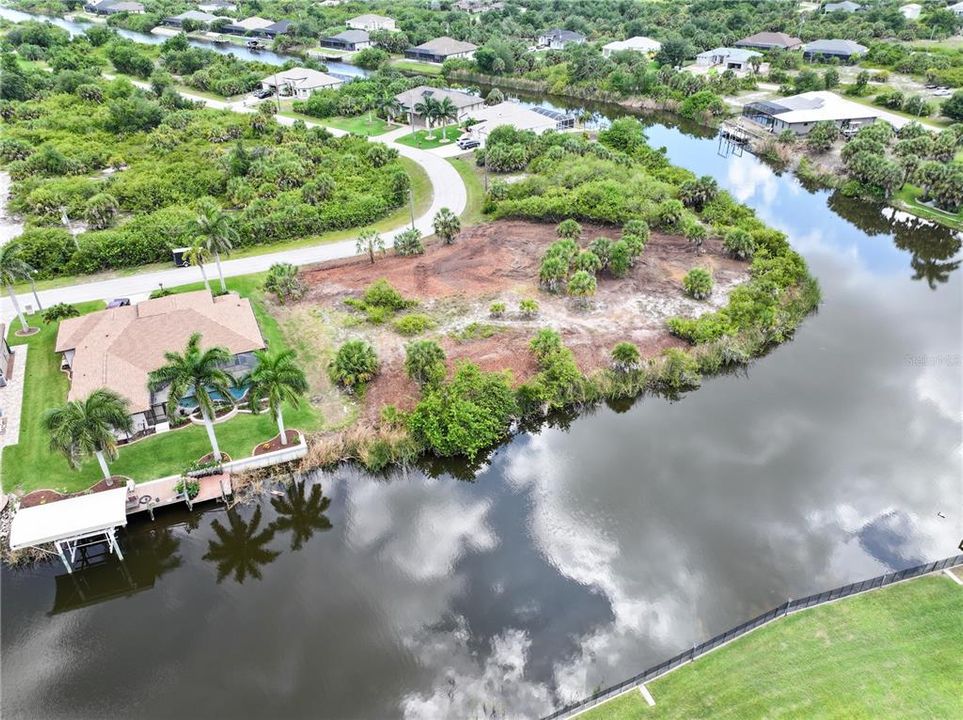 На продажу: $270,000 (0.62 acres)