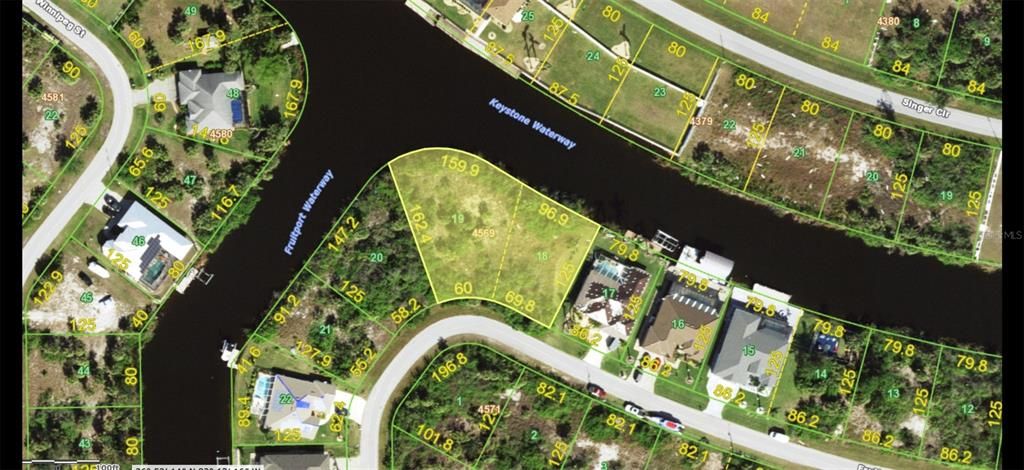 На продажу: $270,000 (0.62 acres)