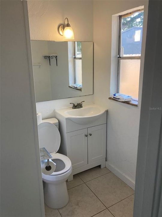 For Rent: $950 (1 beds, 1 baths, 295 Square Feet)