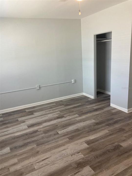 For Rent: $950 (1 beds, 1 baths, 295 Square Feet)