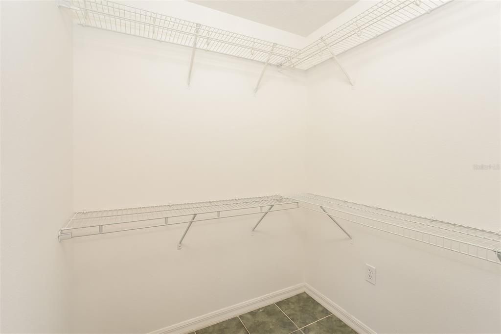For Sale: $450,000 (3 beds, 2 baths, 1758 Square Feet)