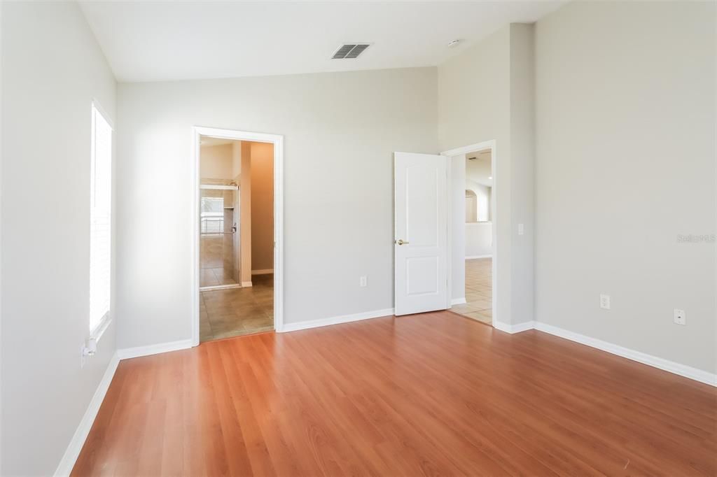For Sale: $450,000 (3 beds, 2 baths, 1758 Square Feet)