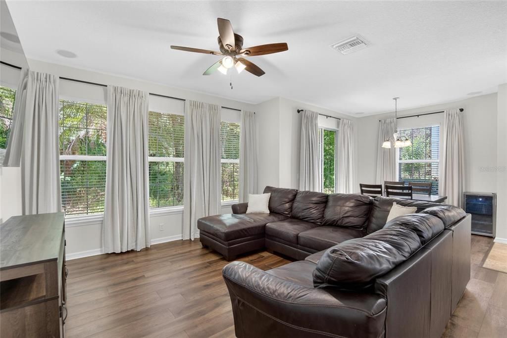 En Venta: $269,999 (3 camas, 2 baños, 1594 Pies cuadrados)