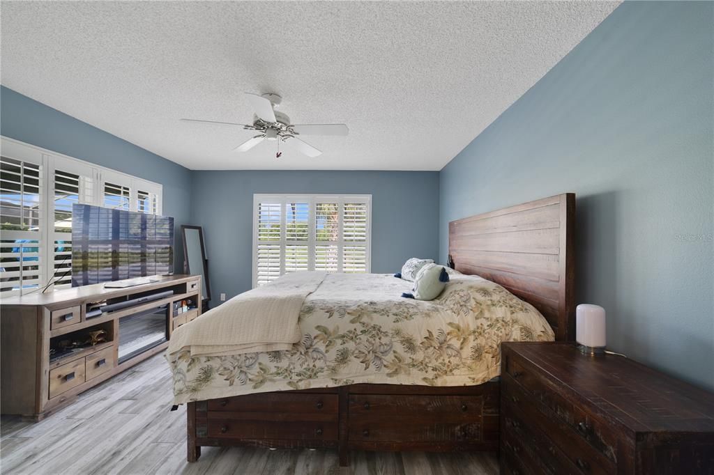 For Sale: $419,500 (3 beds, 2 baths, 1462 Square Feet)