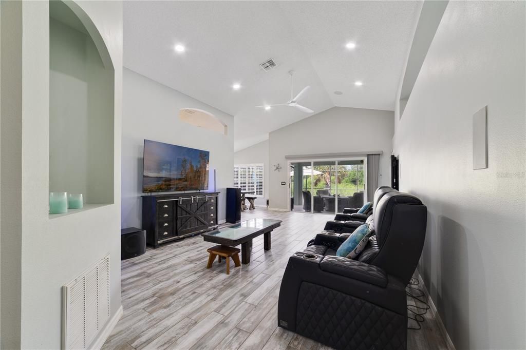 For Sale: $419,500 (3 beds, 2 baths, 1462 Square Feet)