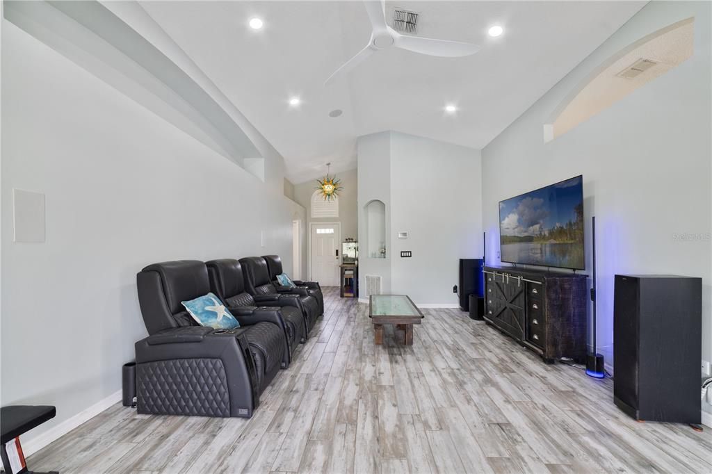 For Sale: $419,500 (3 beds, 2 baths, 1462 Square Feet)
