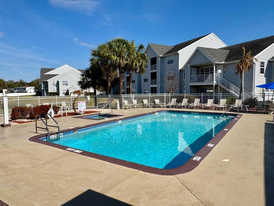 For Sale: $194,900 (2 beds, 2 baths, 1103 Square Feet)