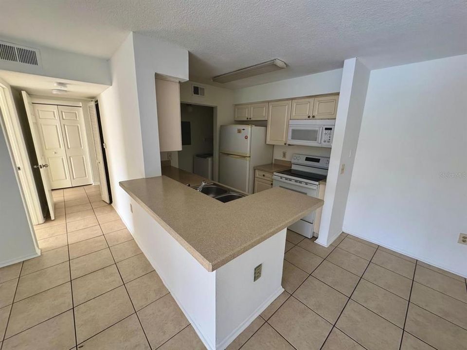For Sale: $194,900 (2 beds, 2 baths, 1103 Square Feet)