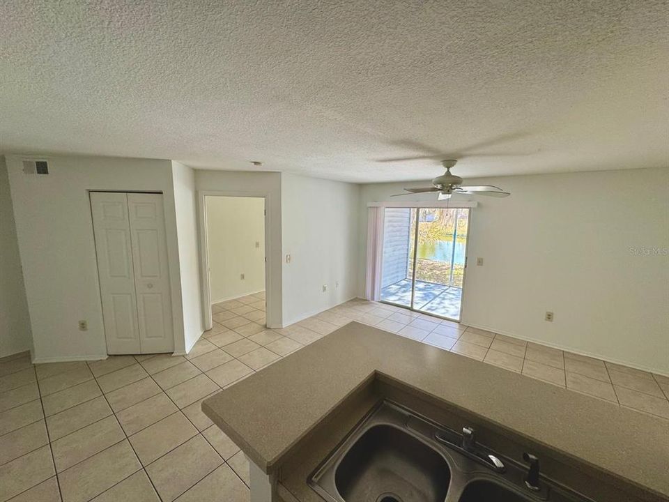 For Sale: $194,900 (2 beds, 2 baths, 1103 Square Feet)