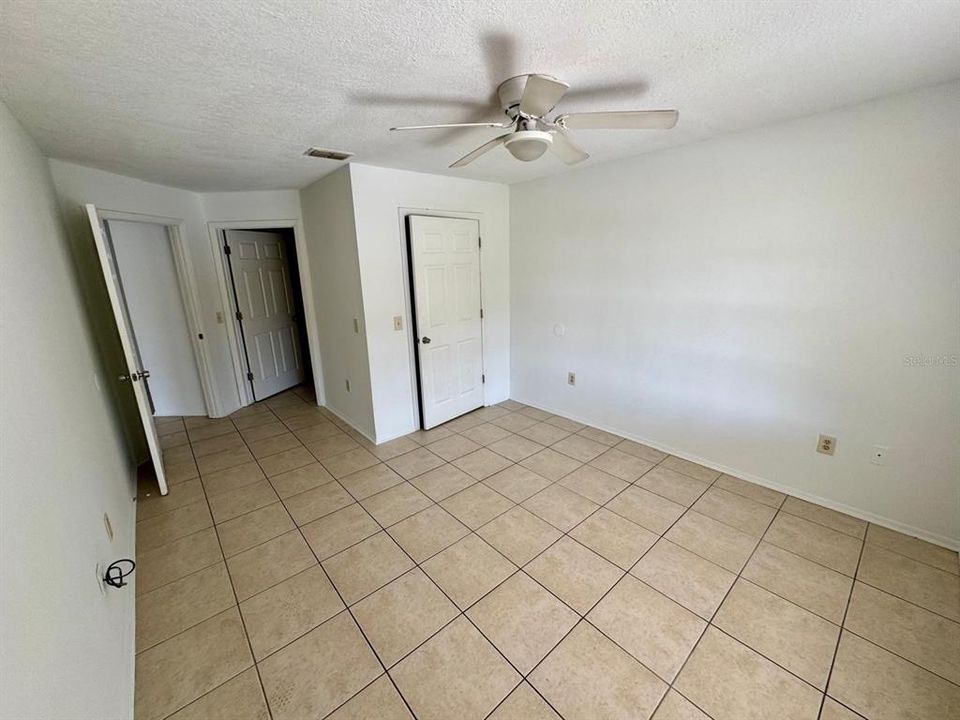 For Sale: $194,900 (2 beds, 2 baths, 1103 Square Feet)