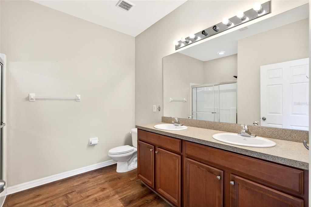 For Sale: $335,000 (3 beds, 2 baths, 1560 Square Feet)