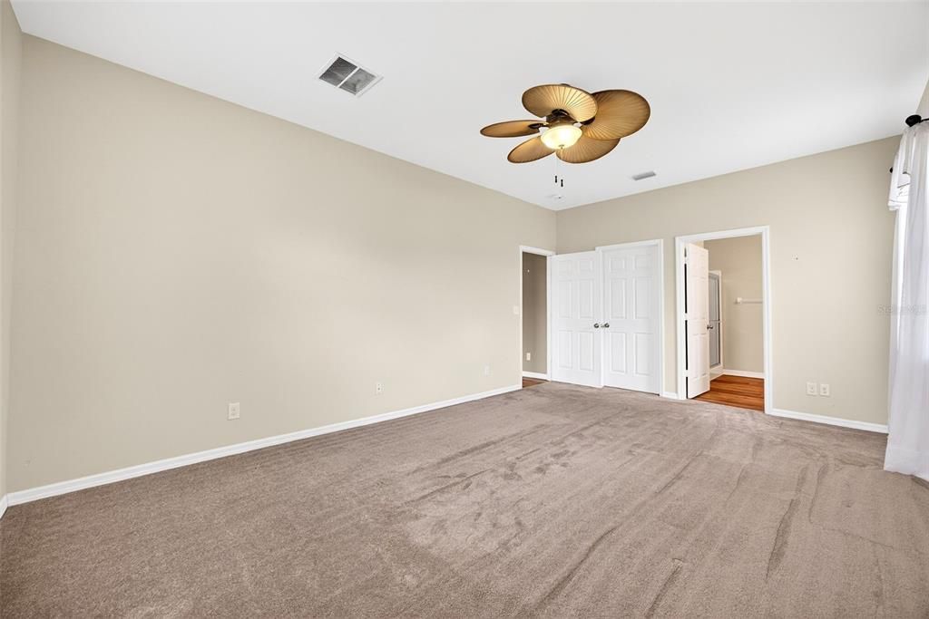 For Sale: $335,000 (3 beds, 2 baths, 1560 Square Feet)