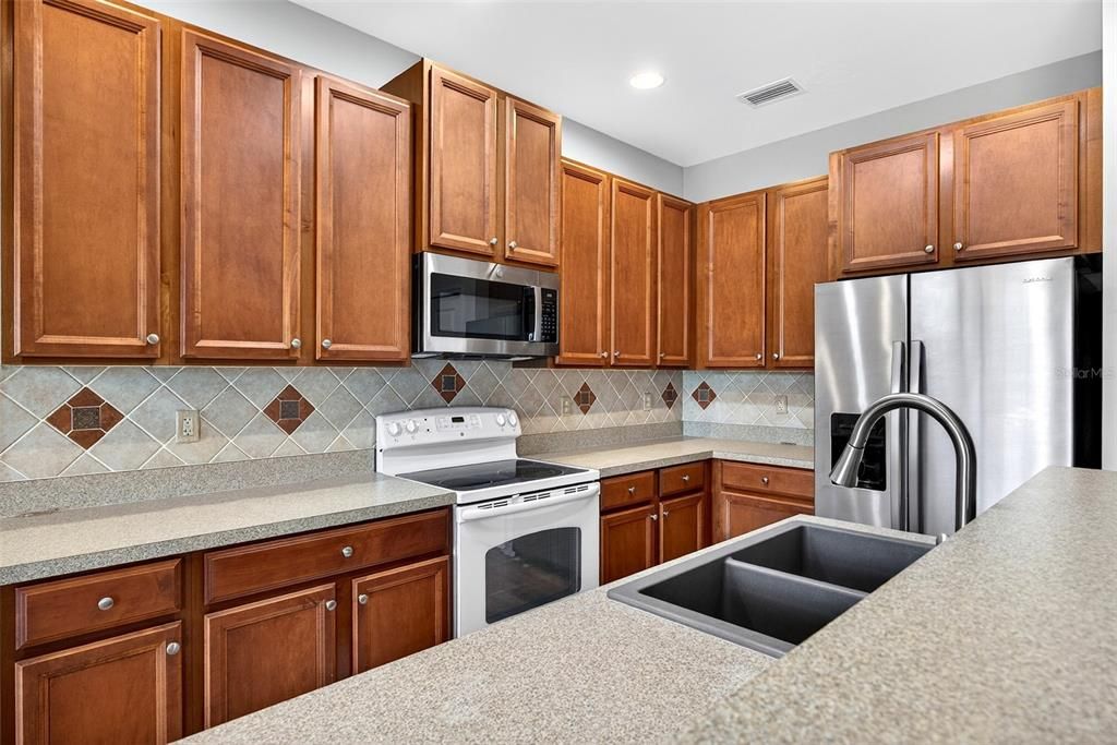 For Sale: $335,000 (3 beds, 2 baths, 1560 Square Feet)