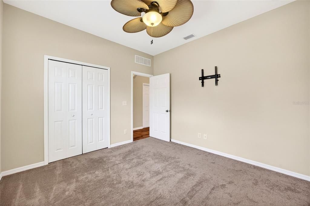 For Sale: $335,000 (3 beds, 2 baths, 1560 Square Feet)