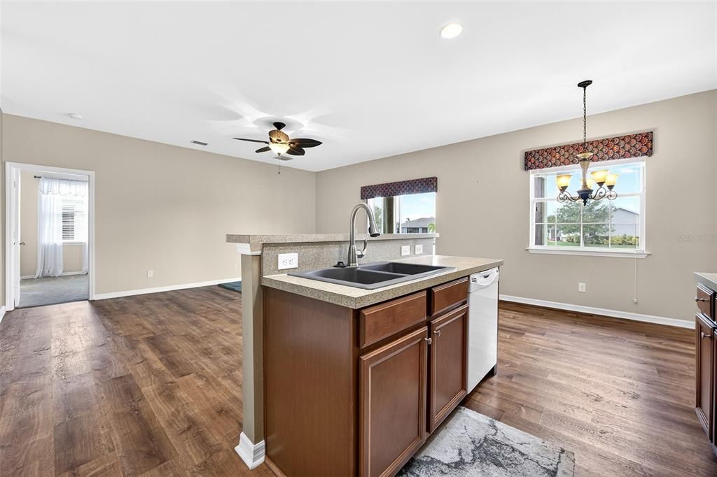 For Sale: $335,000 (3 beds, 2 baths, 1560 Square Feet)