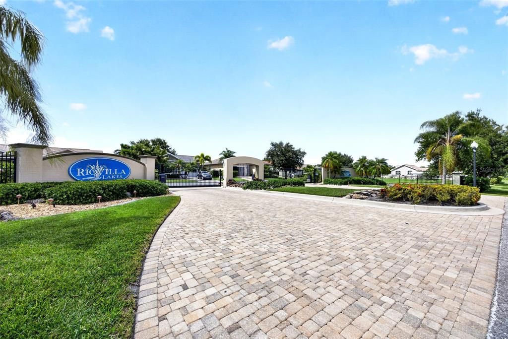 For Sale: $335,000 (3 beds, 2 baths, 1560 Square Feet)