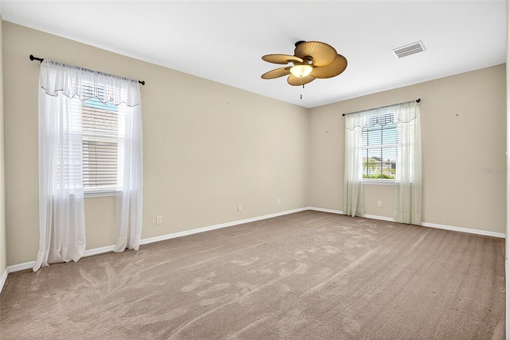 For Sale: $335,000 (3 beds, 2 baths, 1560 Square Feet)