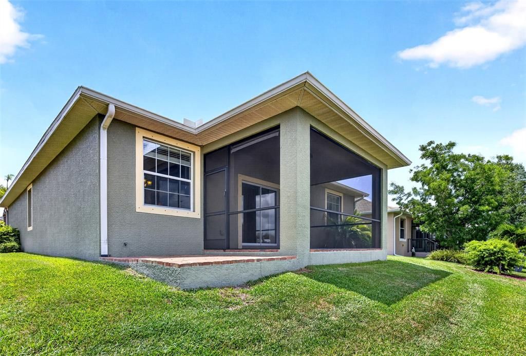 For Sale: $335,000 (3 beds, 2 baths, 1560 Square Feet)