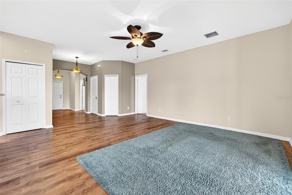 For Sale: $335,000 (3 beds, 2 baths, 1560 Square Feet)